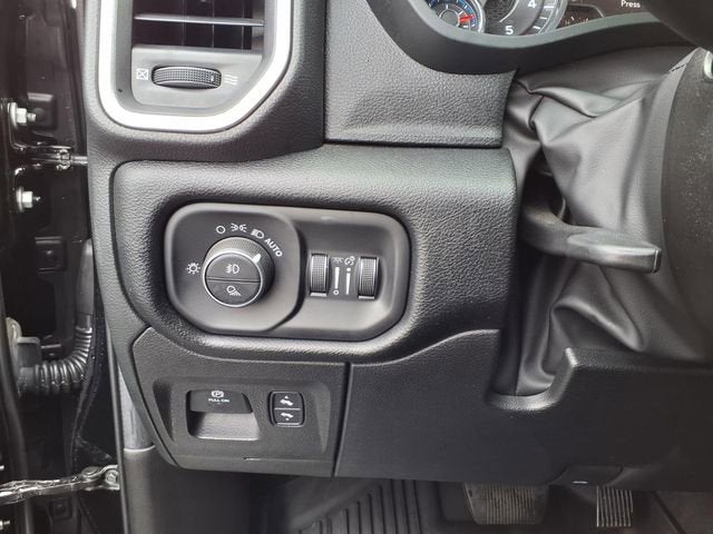 2022 RAM 1500 Laramie Crew Cab 4x4 5'7" Box