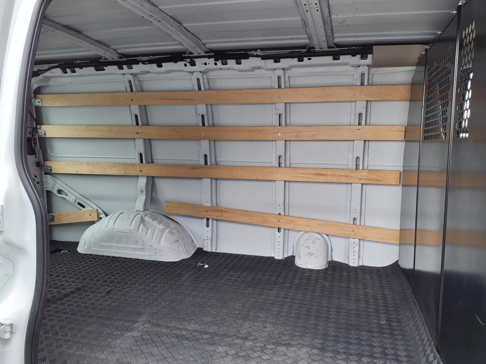 2024 Chevrolet Express Cargo 2500 WT