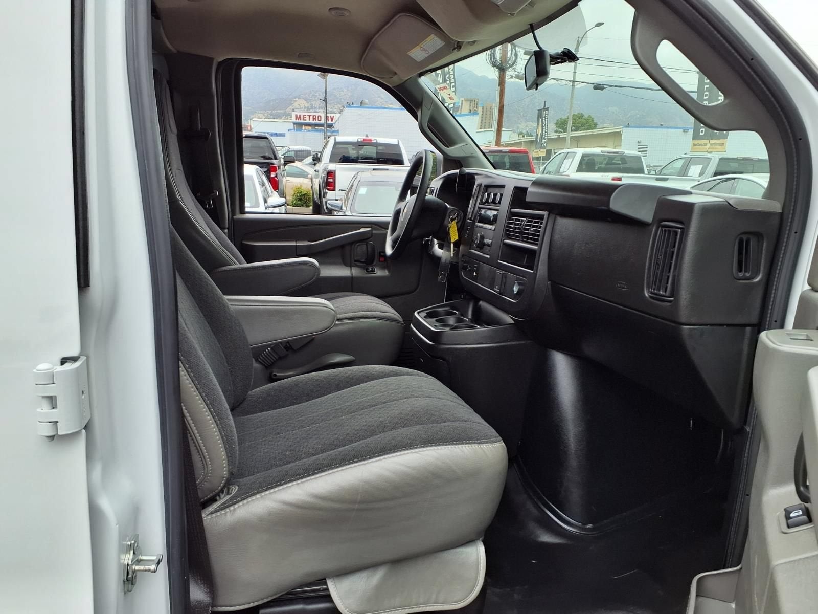 2024 Chevrolet Express Cargo 2500 WT