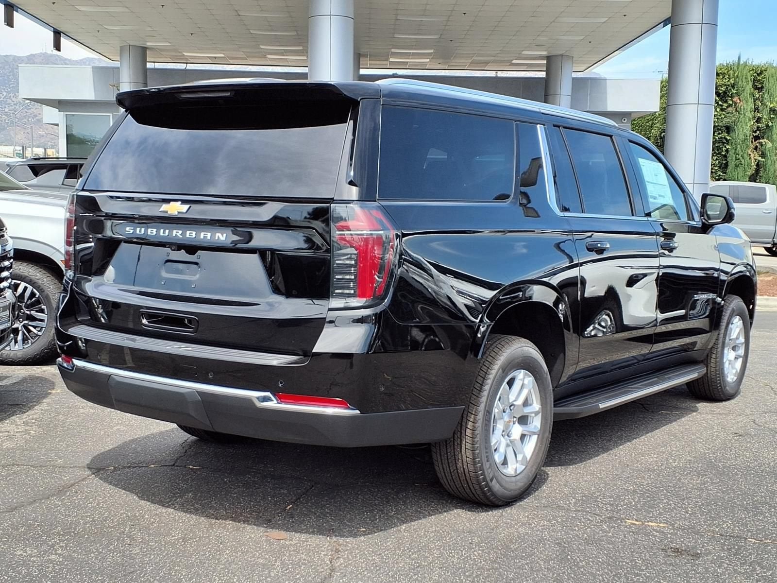 2026 Chevrolet Suburban LS