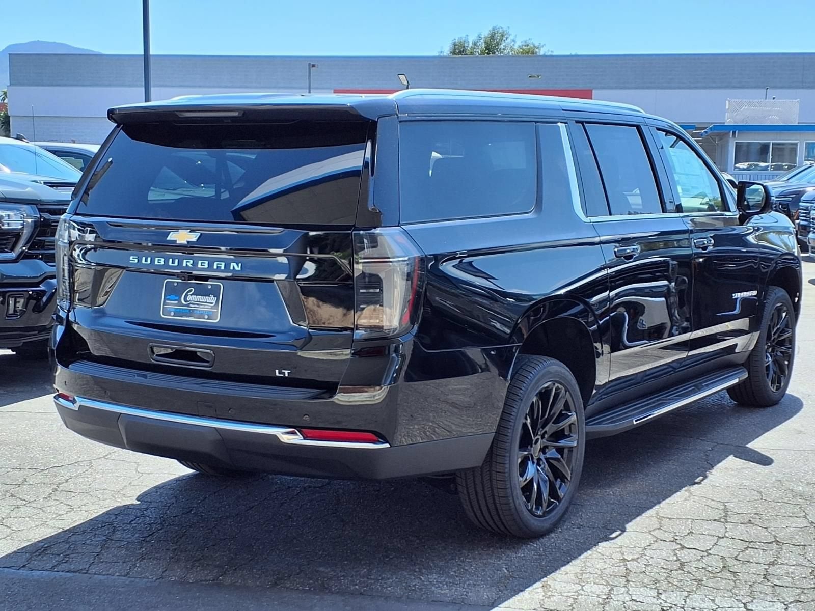 2026 Chevrolet Suburban LT
