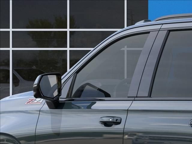 2026 Chevrolet Suburban Z71 - Photo 12