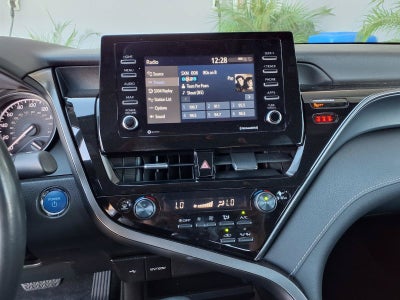 2022 Toyota Camry Hybrid SE
