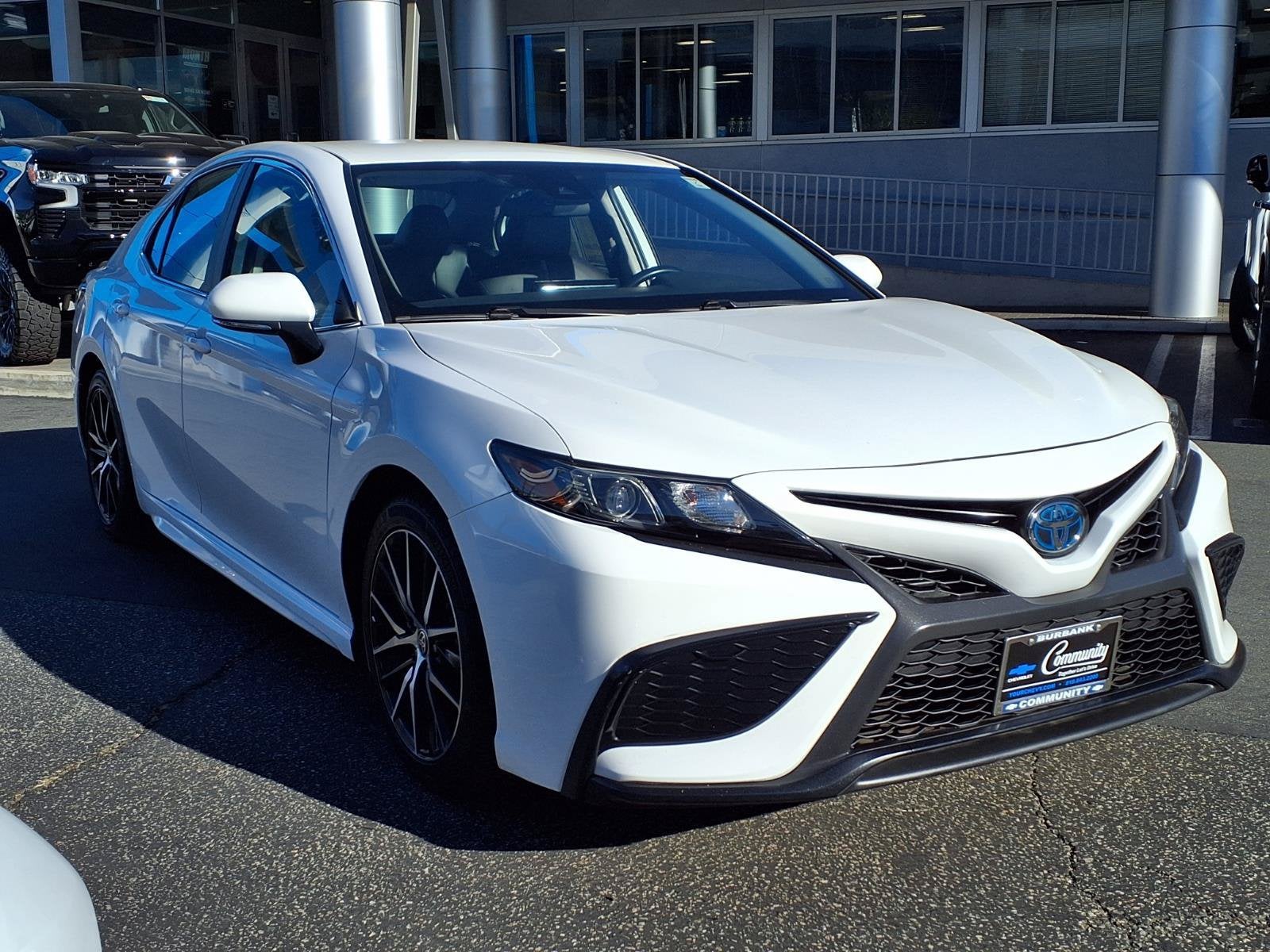 2022 Toyota Camry Hybrid SE