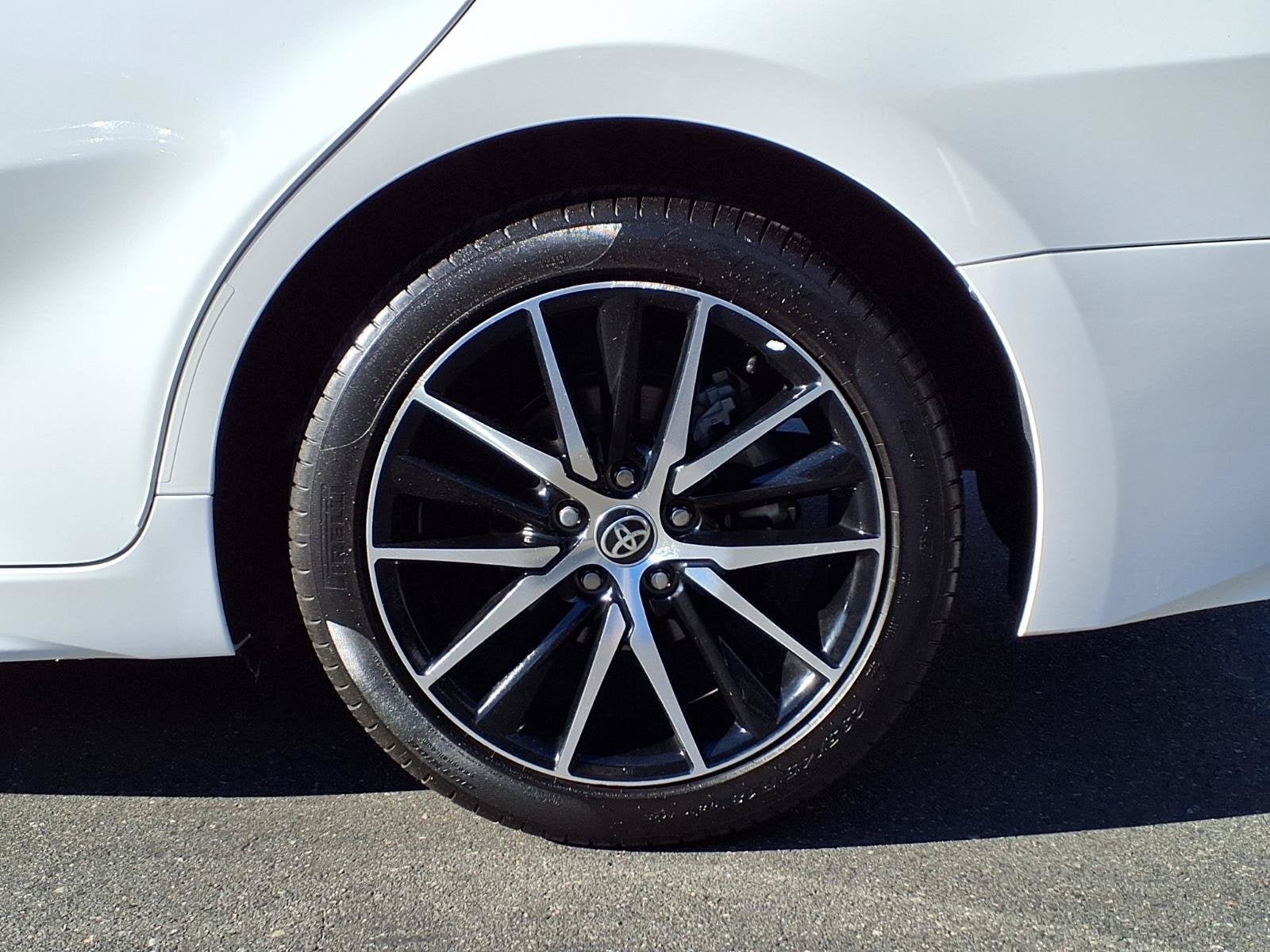 2022 Toyota Camry Hybrid SE