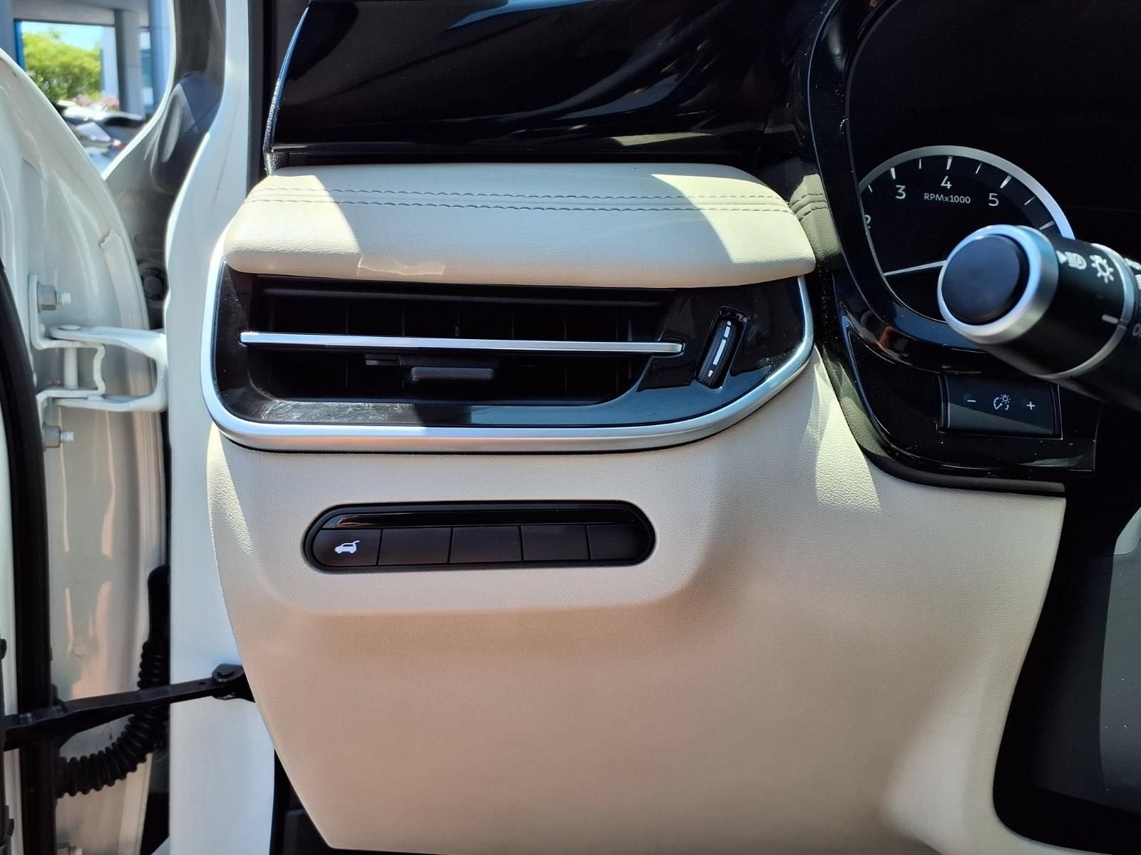 2024 INFINITI QX60 PURE