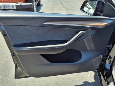 2024 Tesla Model Y Long Range Dual Motor All-Wheel Drive