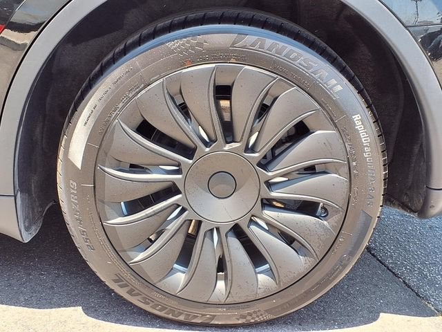 2024 Tesla Model Y Long Range Dual Motor All-Wheel Drive